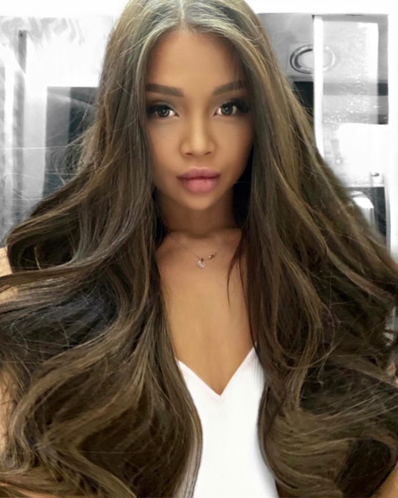 Эскортница Кира